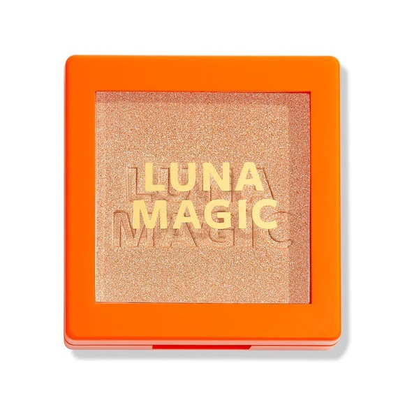 Luna Magic Powder Highlighter-Tulum. Shiny, Light, Bright, Glow, Lift, Cheeks - Picture 1 of 5